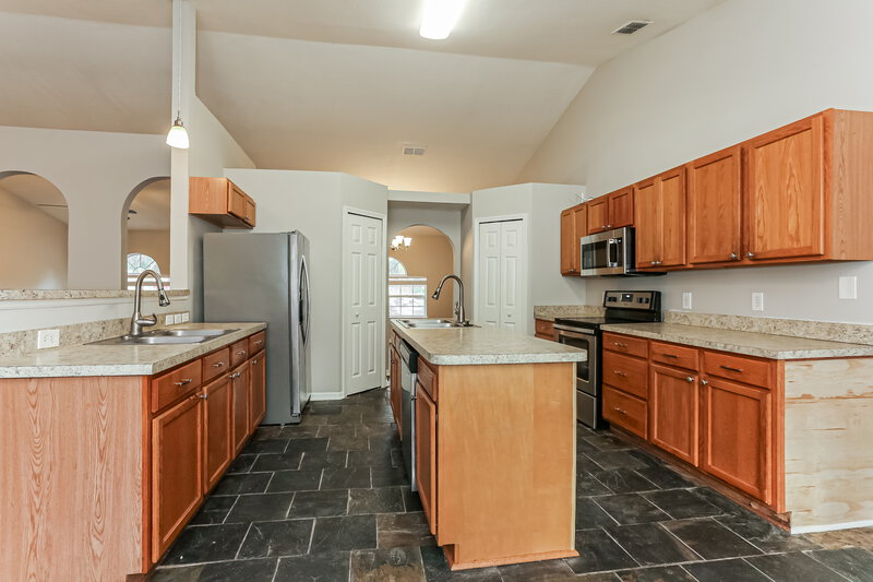 1,920/Mo, 12202 Glen Hollow Dr Jacksonville, FL 32226 Kitchen View