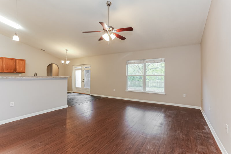 1,920/Mo, 12202 Glen Hollow Dr Jacksonville, FL 32226 Family Room View 2