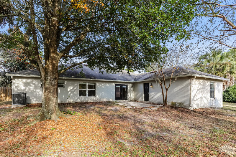 1,920/Mo, 12202 Glen Hollow Dr Jacksonville, FL 32226 Rear View