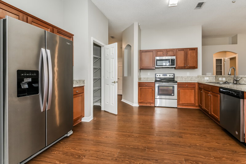 2,035/Mo, 2675 Creek Ridge Dr Green Cove Springs, FL 32043 Kitchen View 2
