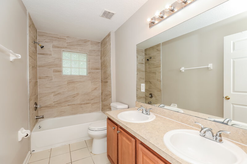 2,285/Mo, 14081 Bradley Cove Rd Jacksonville, FL 32218 Bathroom View
