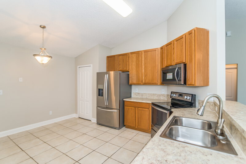2,025/Mo, 536 Bay Hawk Ct Orange Park, FL 32073 Kitchen View