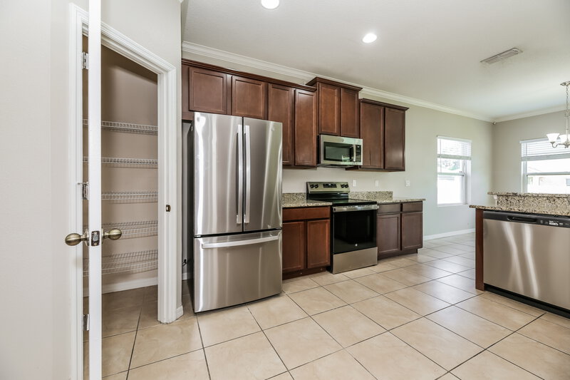 2,260/Mo, 829 Celebration Ln Middleburg, FL 32068 Kitchen View