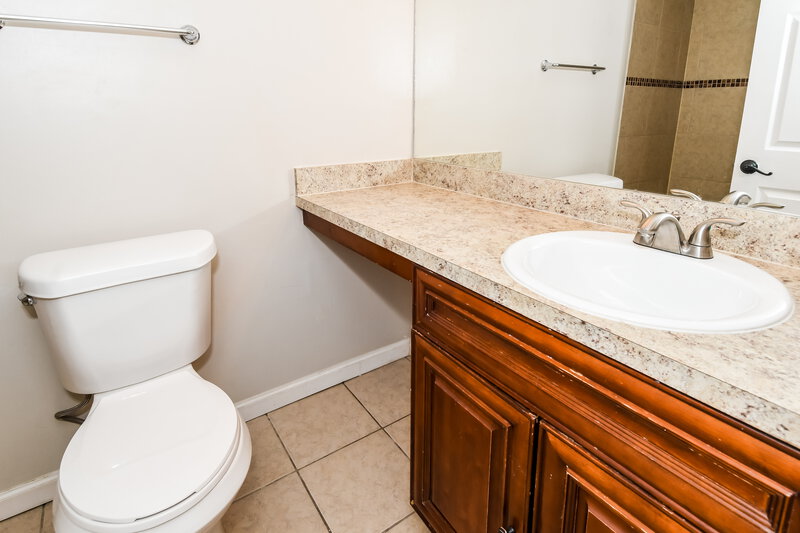 2,030/Mo, 12318 Cobblestone Cir S Jacksonville, FL 32225 Main Bathroom View