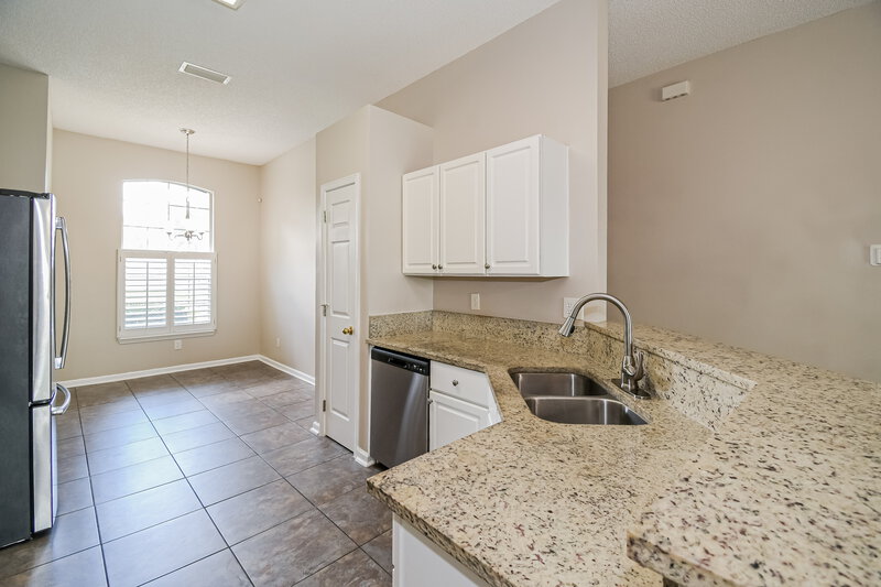 1,815/Mo, 557 Fallen Timbers Dr Orange Park, FL 32073 Kitchen View 2