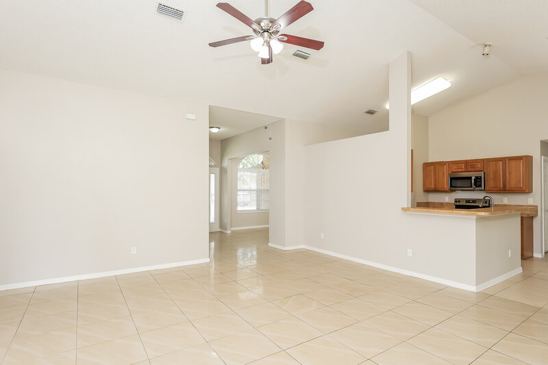 2,245/Mo, 3209 Silverado Cir Green Cove Springs, FL 32043 Living Room View 2