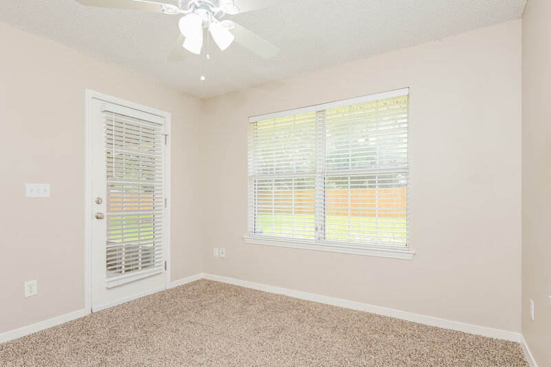 2,245/Mo, 3209 Silverado Cir Green Cove Springs, FL 32043 Dining Room View