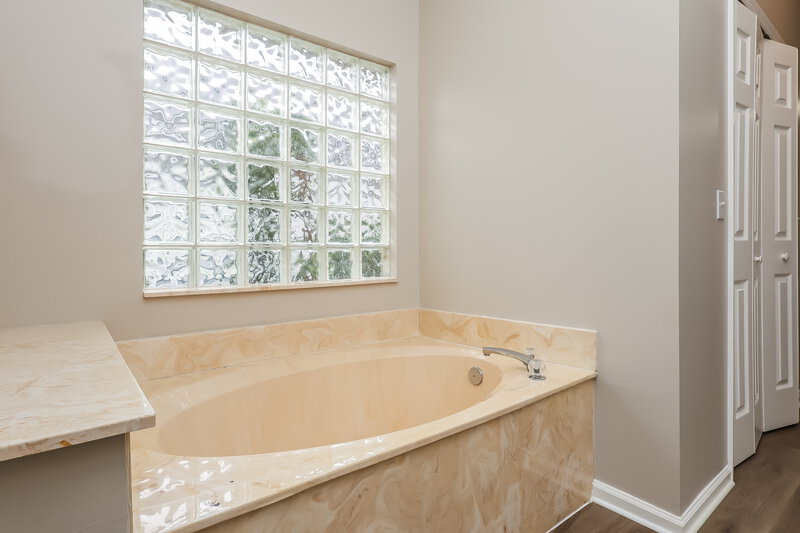 2,265/Mo, 1527 Linkside dr Fleming Island, FL 32003 Main Bathroom View 2