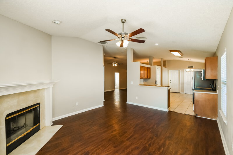 1,820/Mo, 12561 Brahma Bull Cir W Jacksonville, FL 32226 Living Room View 2