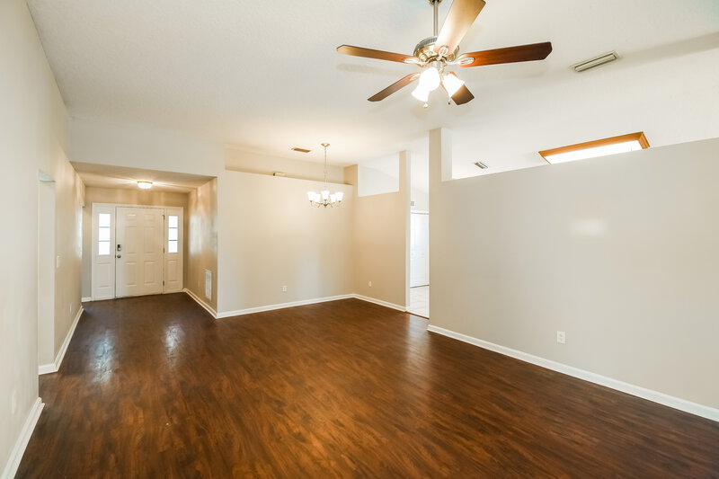 1,820/Mo, 12561 Brahma Bull Cir W Jacksonville, FL 32226 Dining Room View 2