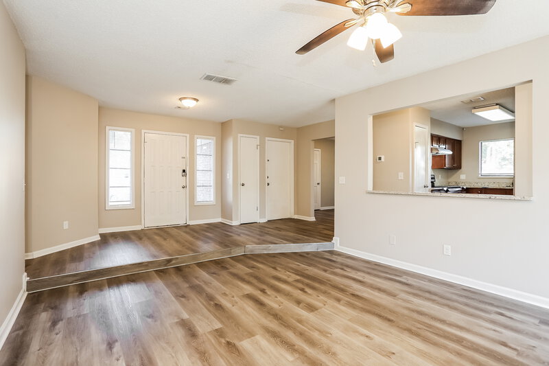 2,990/Mo, 4355 E Pine Inlet St Jacksonville, FL 32277 Living Room View 3