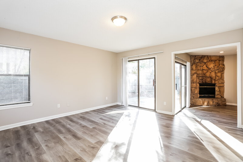 2,990/Mo, 4355 E Pine Inlet St Jacksonville, FL 32277 Living Room View 4