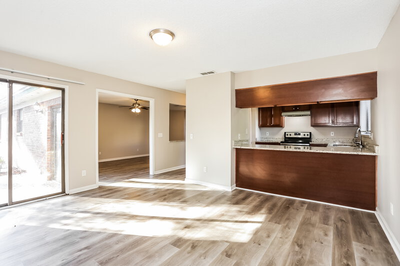 2,990/Mo, 4355 E Pine Inlet St Jacksonville, FL 32277 Dining Room View
