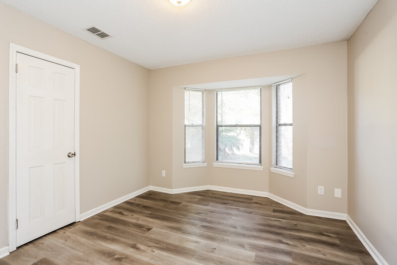 2,990/Mo, 4355 E Pine Inlet St Jacksonville, FL 32277 Den View