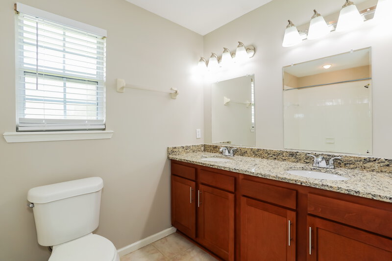 1,965/Mo, 607 Cozybrook Ln Fleming Island, FL 32003 Main Bathroom View