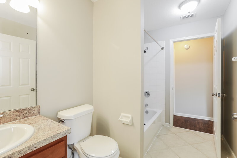 1,965/Mo, 607 Cozybrook Ln Fleming Island, FL 32003 Bathroom View