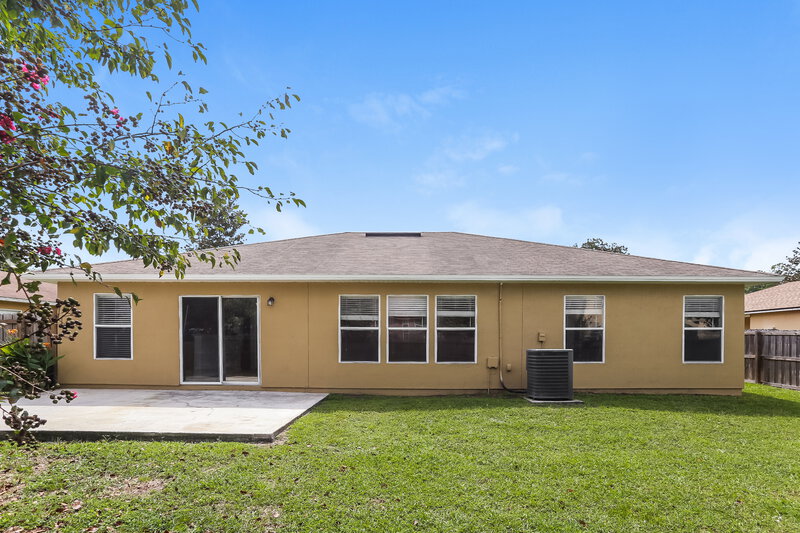 1,815/Mo, 2267 Brian Lakes Dr E Jacksonville, FL 32221 Rear View
