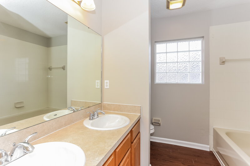 2,015/Mo, 3138 White Heron Trl Orange Park, FL 32073 Bathroom View