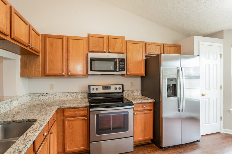 1,950/Mo, 3268 Avalon Dr Green Cove Springs, FL 32043 Kitchen View 2