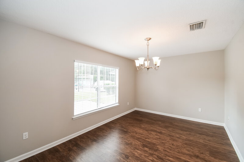 2,220/Mo, 303 Sanwick Dr Jacksonville, FL 32218 Dining Room View