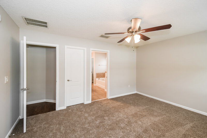 2,220/Mo, 303 Sanwick Dr Jacksonville, FL 32218 Main Bedroom View 2