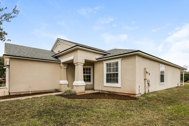 0/Mo, 2688 Oak Haven Drive Middleburg, FL 32068 Front View