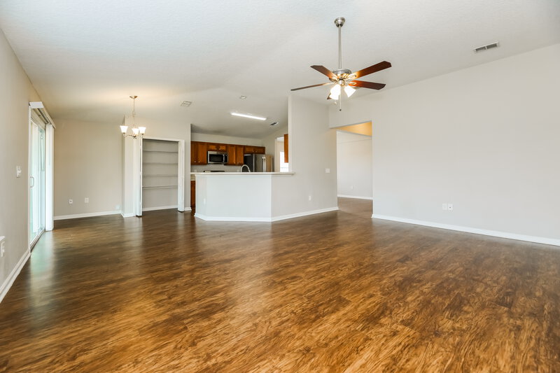 0/Mo, 2688 Oak Haven Drive Middleburg, FL 32068 Living Room View 2