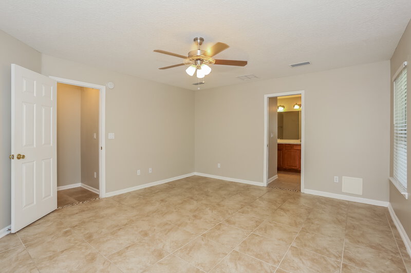 2,090/Mo, 727 Turnstone Ct Orange Park, FL 32073 Main Bedroom View 2