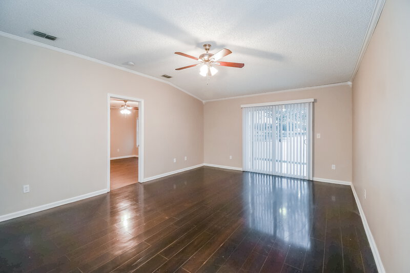 1,780/Mo, 3385 International Village Dr W Jacksonville, FL 32277 Living Room View 2