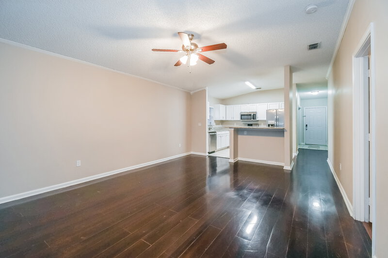 1,780/Mo, 3385 International Village Dr W Jacksonville, FL 32277 Living Room View 4