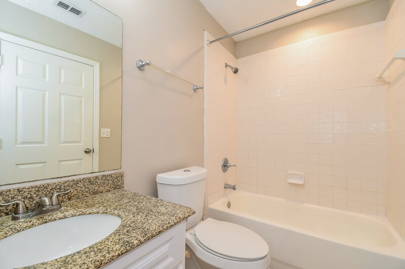 1,780/Mo, 3385 International Village Dr W Jacksonville, FL 32277 Bathroom View