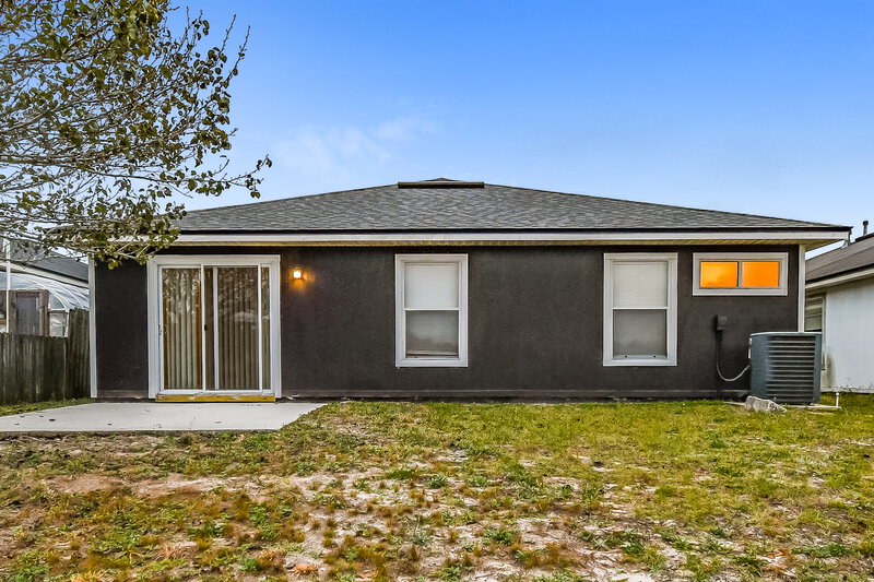 1,780/Mo, 3385 International Village Dr W Jacksonville, FL 32277 Rear View
