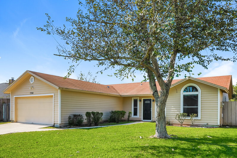 1,675/Mo, 7758 Pepper Cir W. Jacksonville, FL 32244 Front View