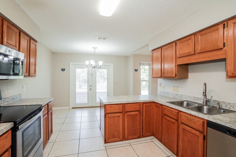1,675/Mo, 7758 Pepper Cir W. Jacksonville, FL 32244 Kitchen View 2