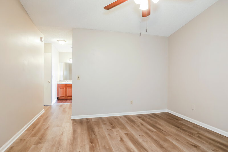 1,675/Mo, 7758 Pepper Cir W. Jacksonville, FL 32244 Main Bedroom View 2