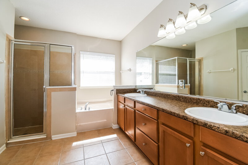 1,910/Mo, 3052 Litchfield Dr Orange Park, FL 32065 Main Bathroom View