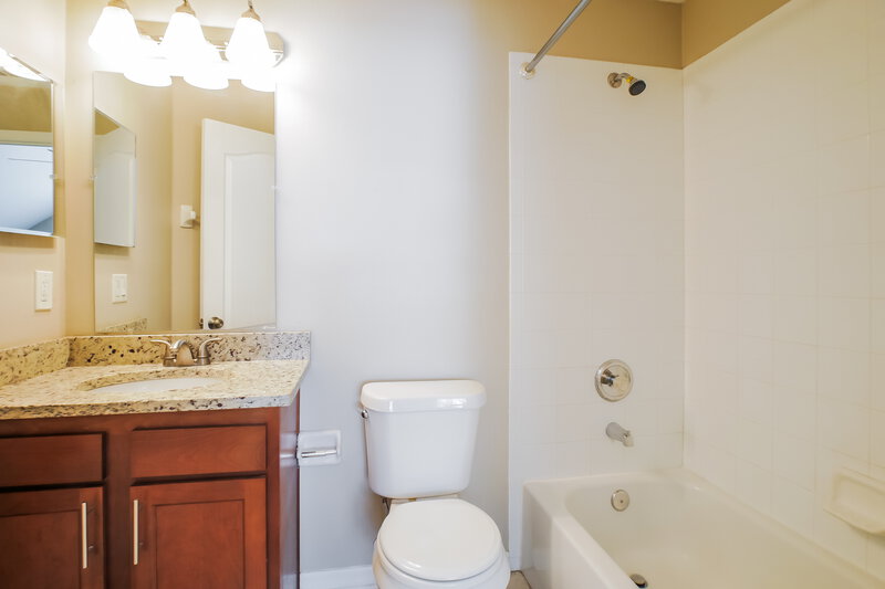 2,770/Mo, 11867 Magnolia Falls Dr Jacksonville, FL 32258 Bathroom View