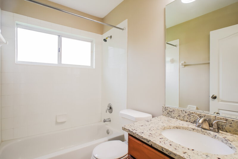 2,770/Mo, 11867 Magnolia Falls Dr Jacksonville, FL 32258 Bathroom View 2
