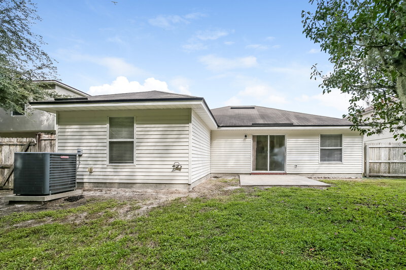 1,750/Mo, 1520 Seawolf Trl Jacksonville, FL 32221 Rear View