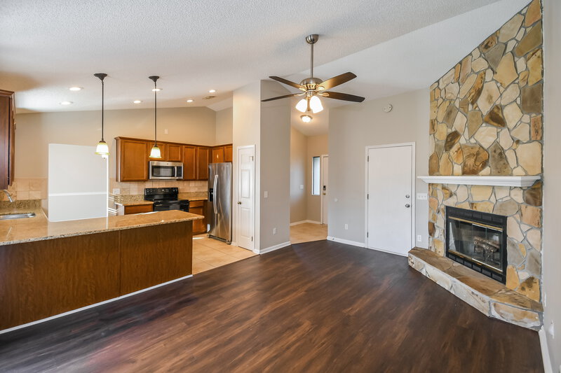 1,915/Mo, 1380 Mayberry Ln Jacksonville, FL 32221 Living Room View 3