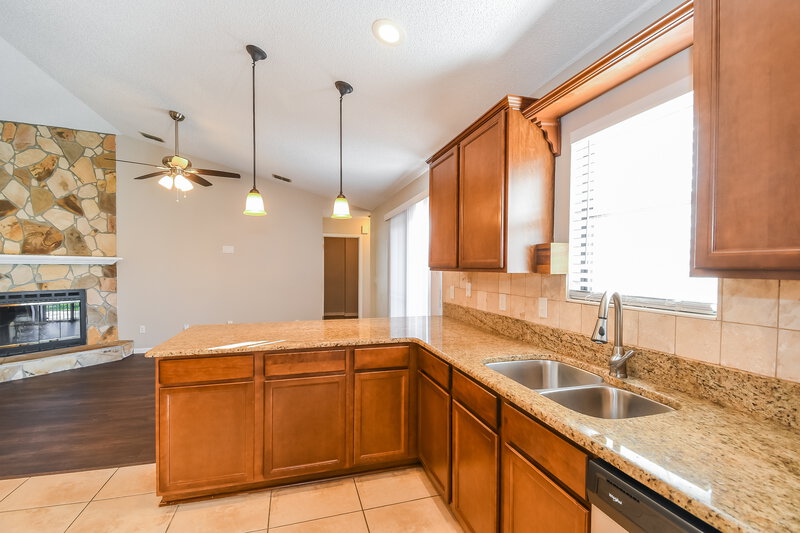 1,915/Mo, 1380 Mayberry Ln Jacksonville, FL 32221 Kitchen View 2