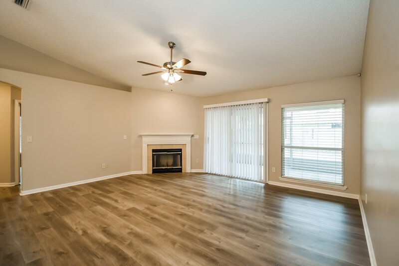 1,825/Mo, 1481 Summit Oaks Dr W. Jacksonville, FL 32221 Living Room View