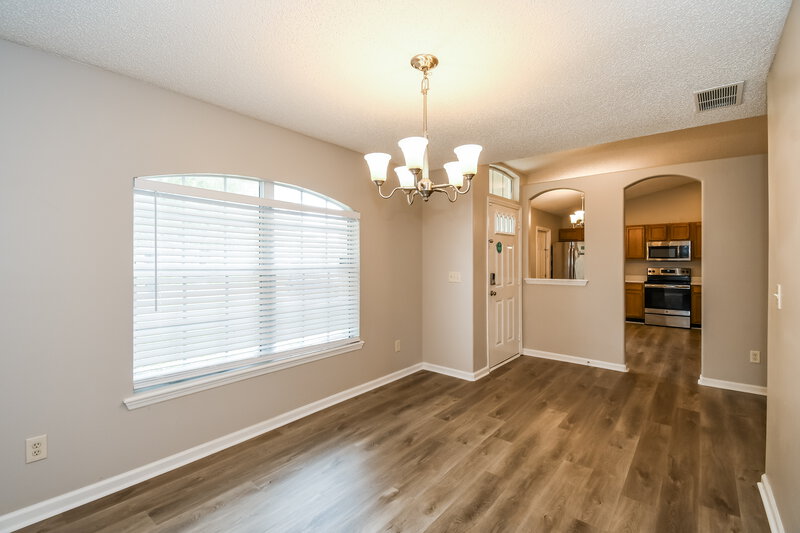 1,825/Mo, 1481 Summit Oaks Dr W. Jacksonville, FL 32221 Dining Room View 2