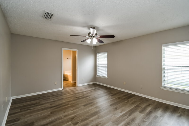 1,825/Mo, 1481 Summit Oaks Dr W. Jacksonville, FL 32221 Main Bathroom View