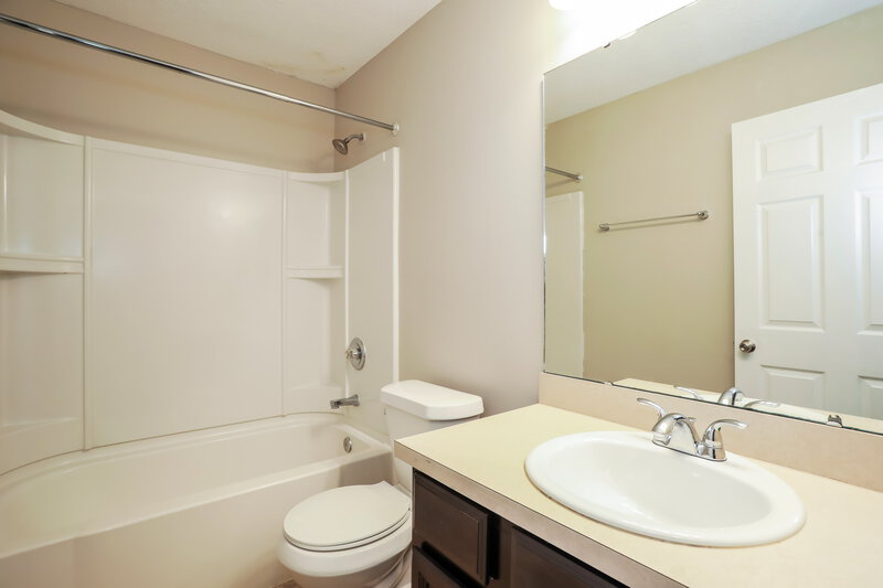 1,745/Mo, 1972 Cherokee Cove Trl Jacksonville, FL 32221 Bathroom View