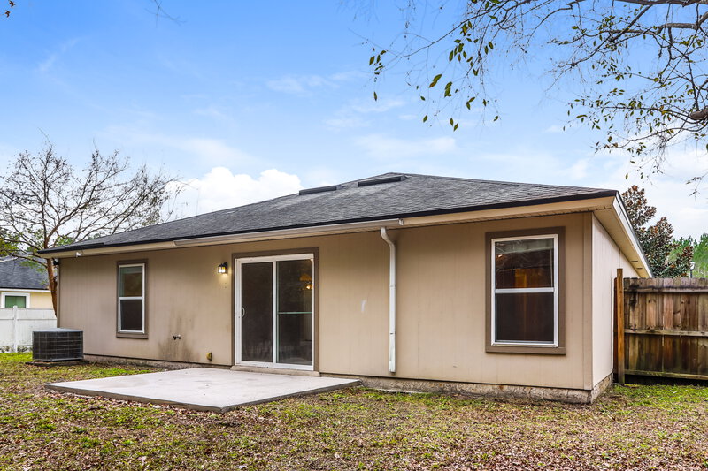 1,745/Mo, 1972 Cherokee Cove Trl Jacksonville, FL 32221 Rear View