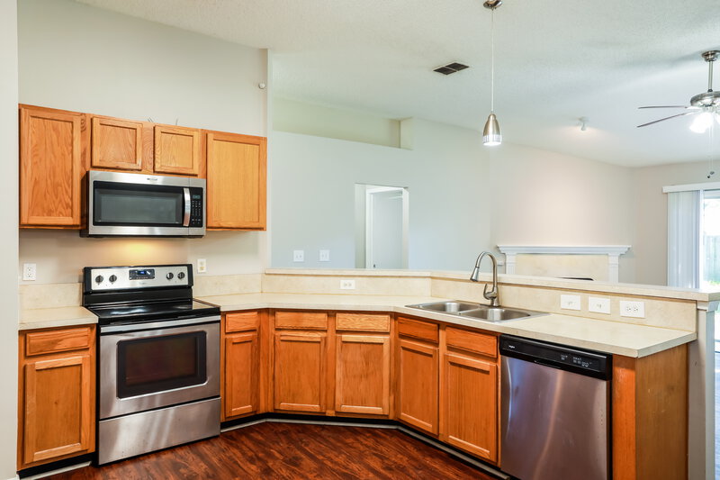 1,895/Mo, 7910 Westport Bay Ct Jacksonville, FL 32244 Kitchen View