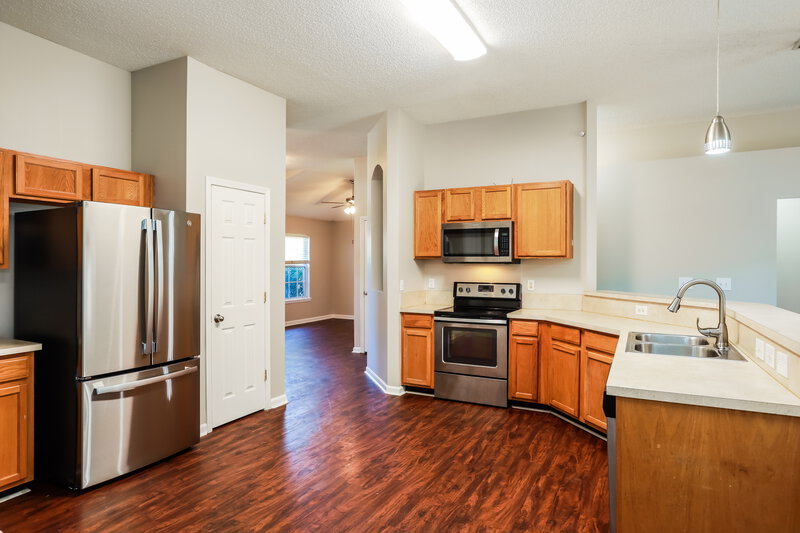 1,895/Mo, 7910 Westport Bay Ct Jacksonville, FL 32244 Kitchen View 2