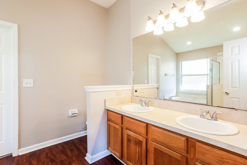 1,895/Mo, 7910 Westport Bay Ct Jacksonville, FL 32244 Main Bathroom View