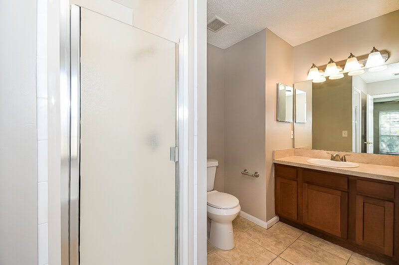 2,160/Mo, 4432 Black Alder Ct Jacksonville, FL 32258 Main Bathroom View